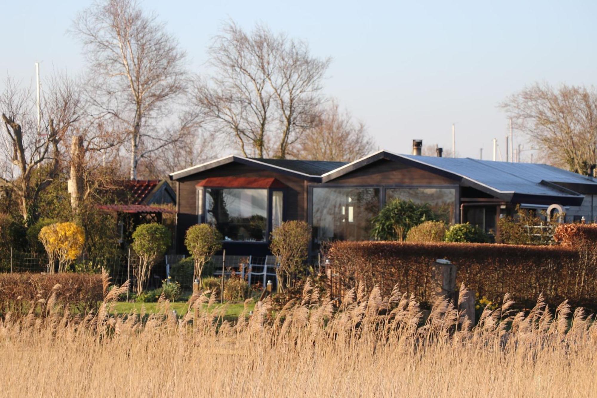 House Marijke With Winter Garden And Direct Access To The Lauwersmeer Anjum Kültér fotó